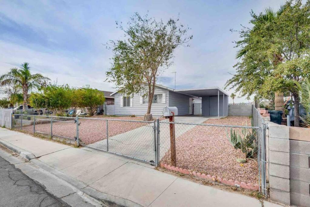 Cozy Home! 16 Min Away From Strip And Fremont Las Vegas Luaran gambar
